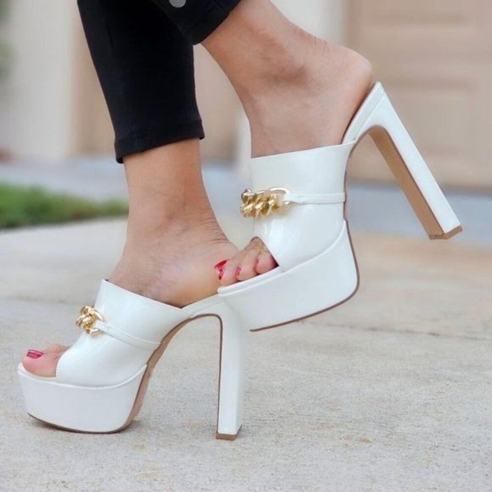 Women's White Patent Platform Mules Stiletto Heels Gold Chain Accent - Picture 2 of 6